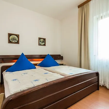 Nevija E Natale Apartment Opric